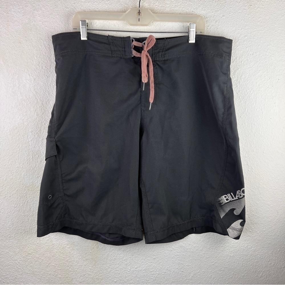 BILLABONG QUAD PLATINUM STRETCH SWIM TRUNKS. Gunmetal gray. Velcro pocket